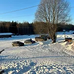Lili Puhkemaja Kuutsemaeel Dom wakacyjny