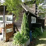Lili Puhkemaja Kuutsemaeel Holiday home