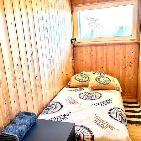 Lili Puhkemaja Kuutsemaeel Feriehus *