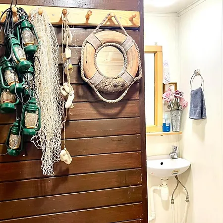 Lili Puhkemaja Kuutsemaeel *