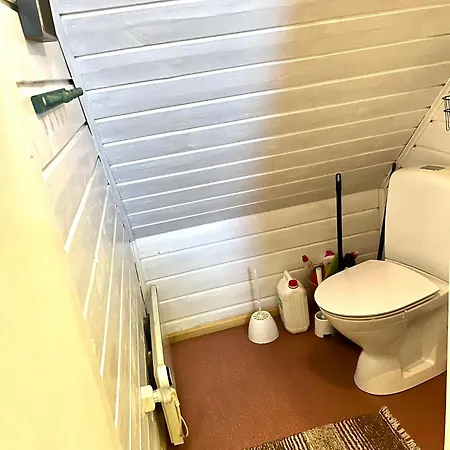 Lili Puhkemaja Kuutsemaeel Feriehus