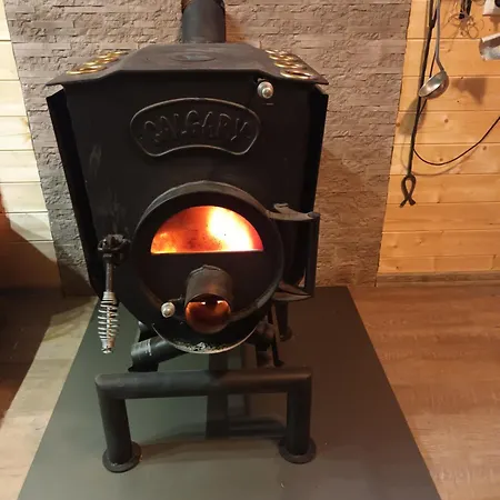 Feriehus Lili Puhkemaja Kuutsemaeel