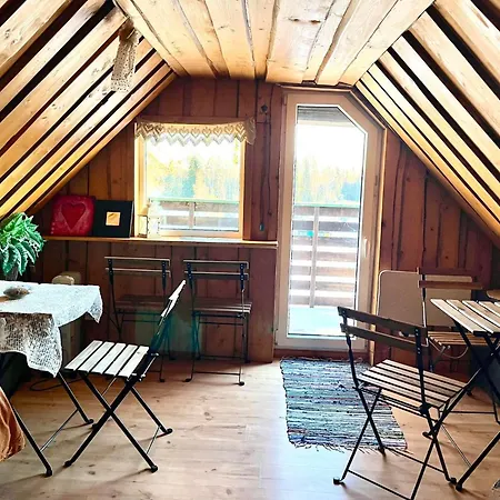 Lili Puhkemaja Kuutsemaeel * Otepää