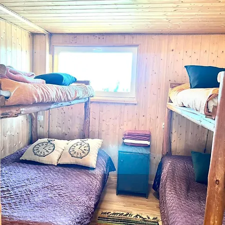 Lili Puhkemaja Kuutsemaeel *