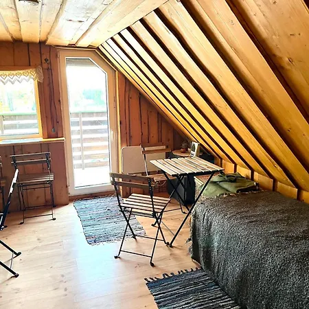 Lili Puhkemaja Kuutsemaeel