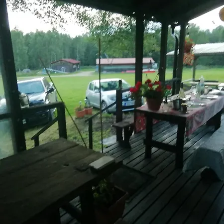 度假居 Lili Puhkemaja Kuutsemaeel