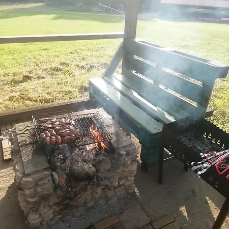 Lili Puhkemaja Kuutsemaeel * Otepää