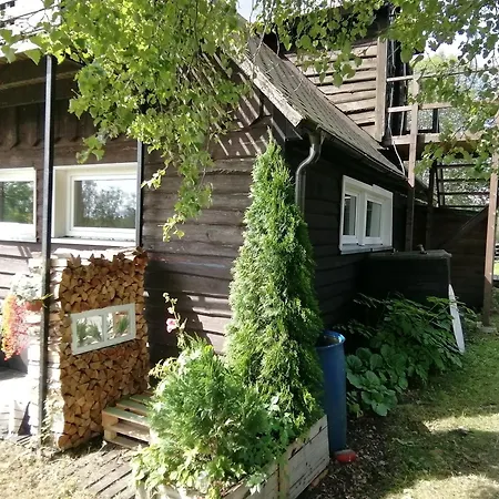 Lili Puhkemaja Kuutsemaeel Prázdninový dům