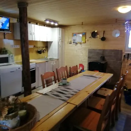 Lili Puhkemaja Kuutsemaeel