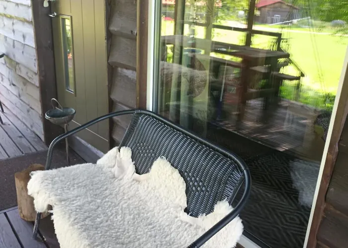 Lili Puhkemaja Kuutsemaeel * Otepää