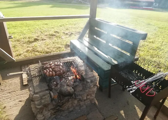 Lili Puhkemaja Kuutsemaeel * Otepää